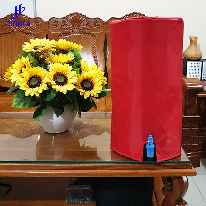 áo-trùm-bình-nước-suối-có-vòi
