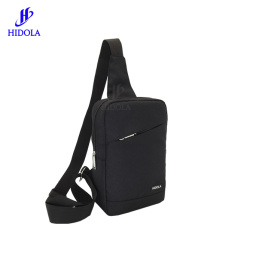 tui-deo-cheo-truoc-nguc